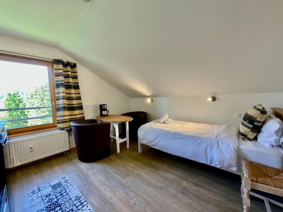 Le Petit Loup, Appartement Neuf Avec Jardin Gerbépal Kültér fotó